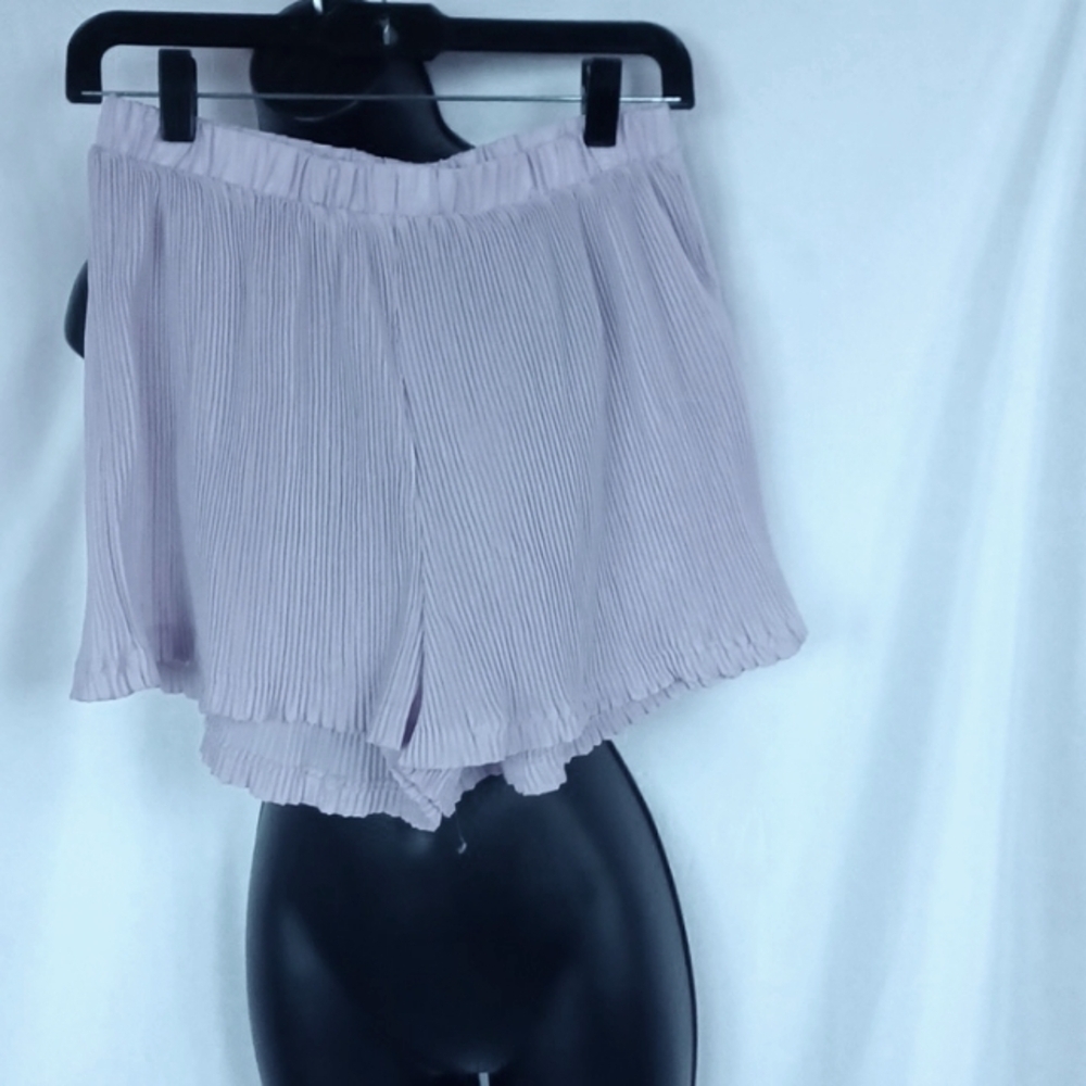 PrettyLittleThing Pleated Shorts, lilac, high waisted